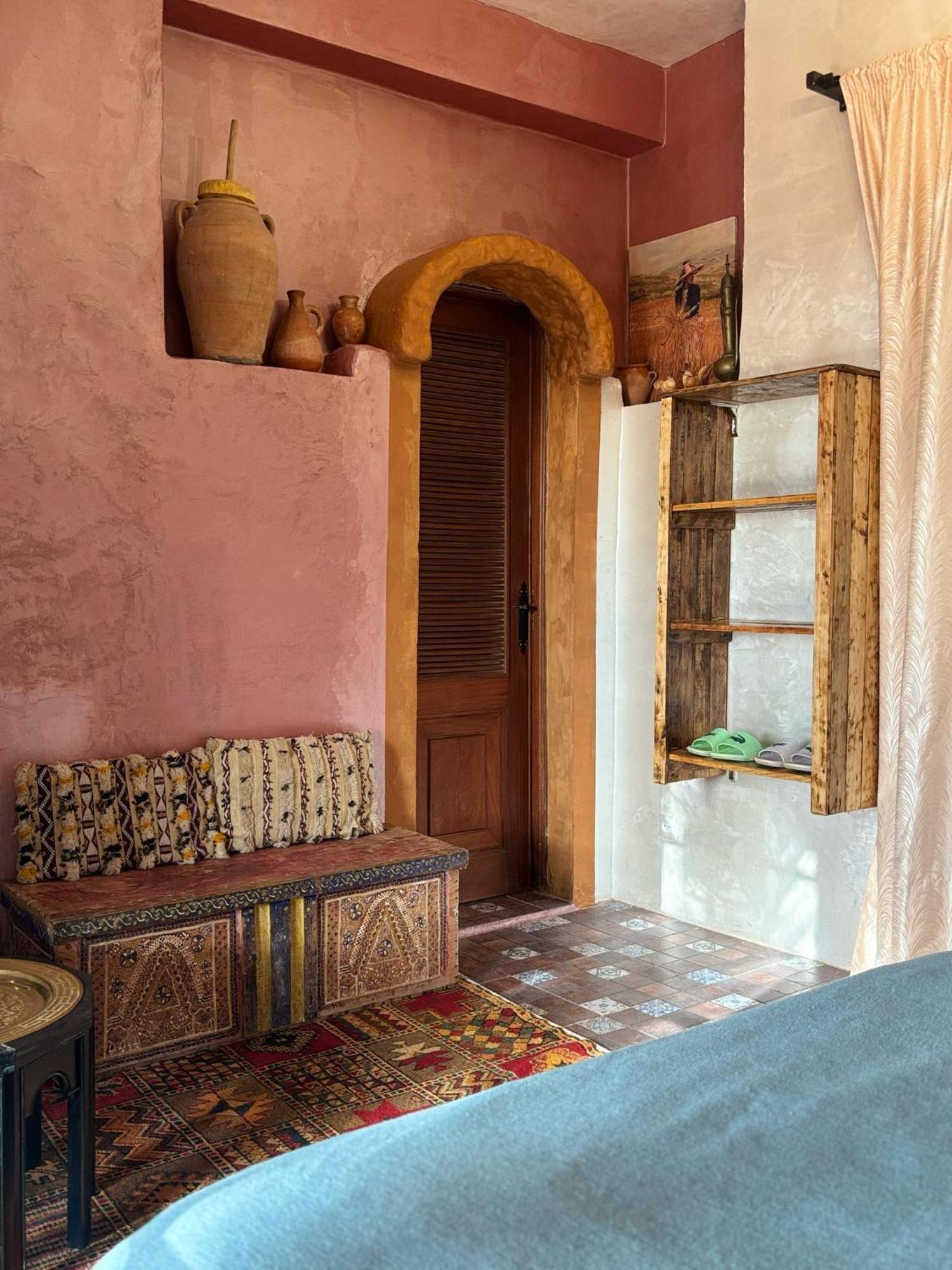 Hajrienne Guest House Tánger Habitación foto